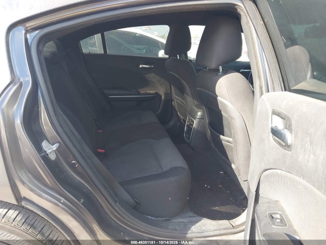 46301181 :رقم المزاد ، 2C3CDXBG3FH748268 vin ، 2015 Dodge Charger Se مزاد بيع