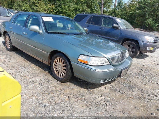 Продажа на аукционе авто 2005 Lincoln Town Car Signature Limited, vin: 1LNHM82W55Y643777, номер лота: 46301267