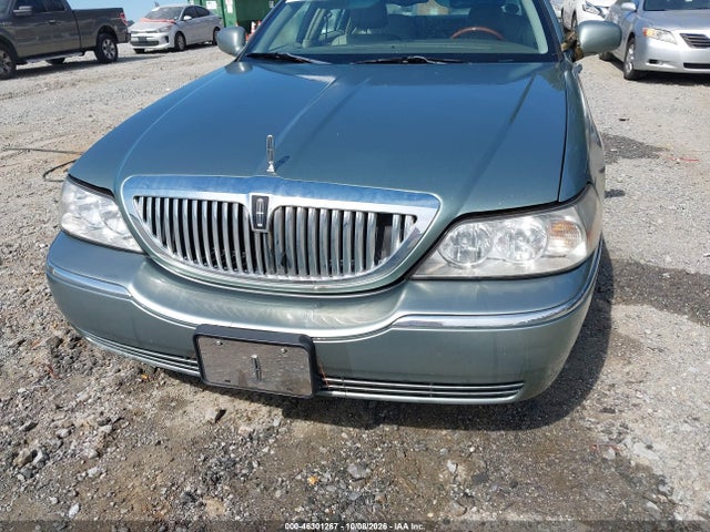 Продажа на аукционе авто 2005 Lincoln Town Car Signature Limited, vin: 1LNHM82W55Y643777, номер лота: 46301267