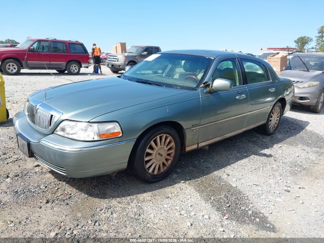 Продажа на аукционе авто 2005 Lincoln Town Car Signature Limited, vin: 1LNHM82W55Y643777, номер лота: 46301267