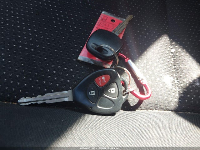 2010 Pontiac Vibe მანქანა იყიდება აუქციონზე, vin: 5Y2SP6E85AZ406942, აუქციონის ნომერი: 46301315