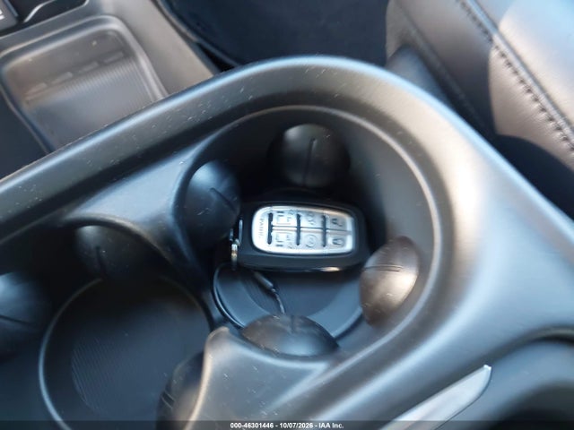 46301446 :رقم المزاد ، 2C4RC1BG0VR580412 vin ، 2027 Chrysler Pacifica مزاد بيع