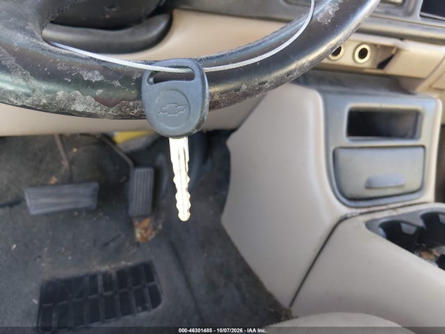 Продаж на аукціоні авто 2002 Chevrolet Avalanche 1500, vin: 3GNEC13T52G104532, номер лоту: 46301485