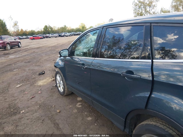 Продажа на аукционе авто 2019 Ford Escape Se, vin: 1FMCU0GD3KUC48972, номер лота: 46301601