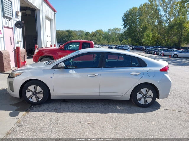 Продаж на аукціоні авто 2019 Hyundai Ioniq Hybrid Blue, vin: KMHC65LC1KU156408, номер лоту: 46302108