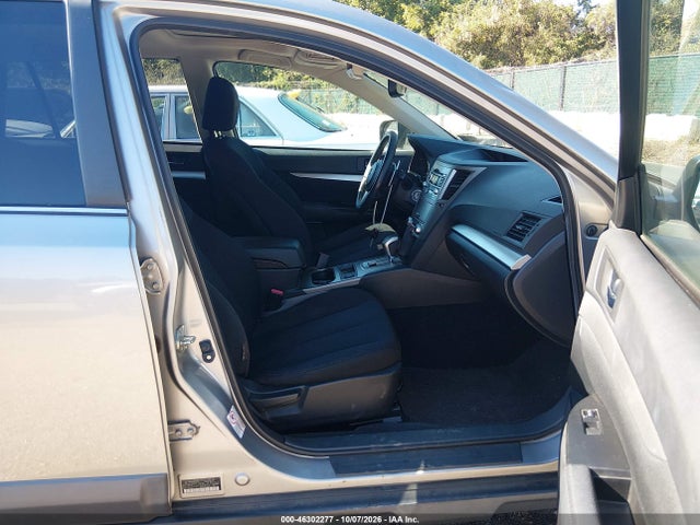 46302277 :رقم المزاد ، 4S4BRBGC8B3373777 vin ، 2011 Subaru Outback 2.5i Premium مزاد بيع