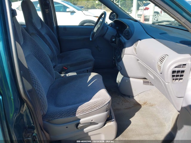 Продаж на аукціоні авто 2000 Chrysler Voyager, vin: 2C4FJ25B6YR852755, номер лоту: 46302306