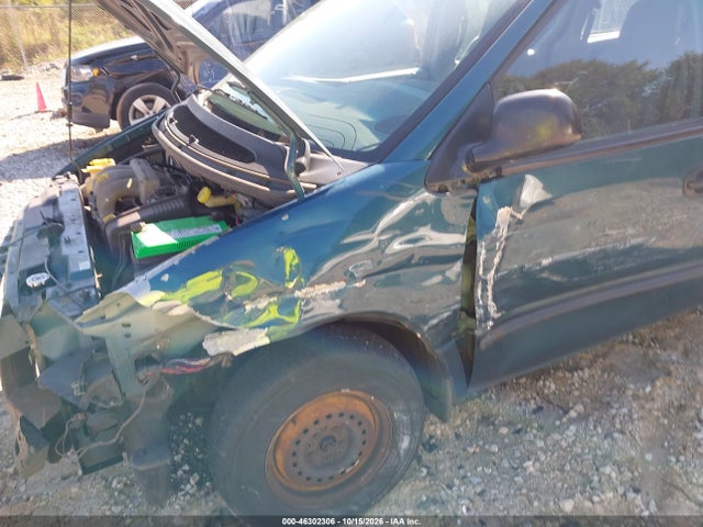 Продаж на аукціоні авто 2000 Chrysler Voyager, vin: 2C4FJ25B6YR852755, номер лоту: 46302306