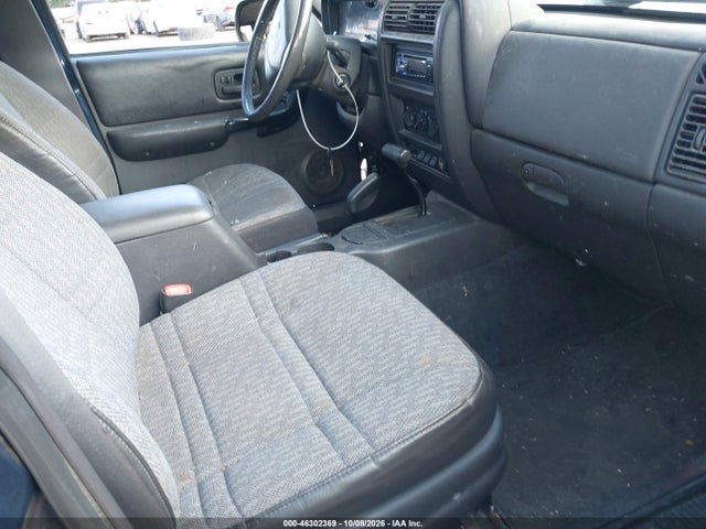 2000 Jeep Cherokee Sport მანქანა იყიდება აუქციონზე, vin: 1J4FF48S7YL262981, აუქციონის ნომერი: 46302369