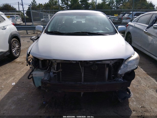 46302496 :رقم المزاد ، 2T1BU4EE0BC557640 vin ، 2011 Toyota Corolla Le مزاد بيع