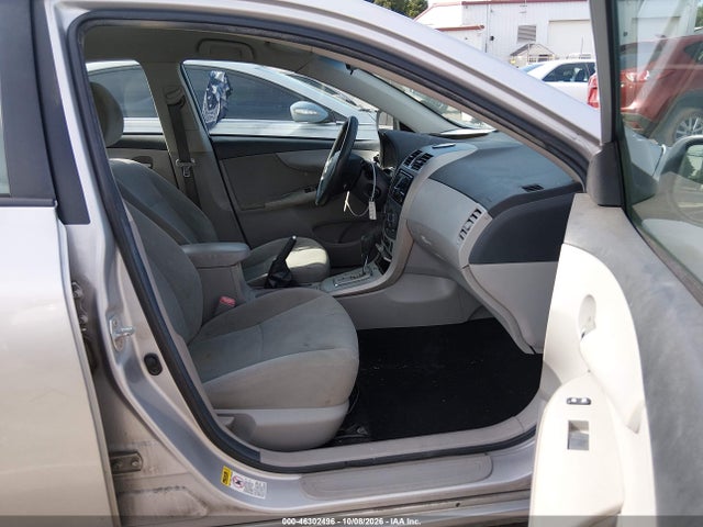 46302496 :رقم المزاد ، 2T1BU4EE0BC557640 vin ، 2011 Toyota Corolla Le مزاد بيع