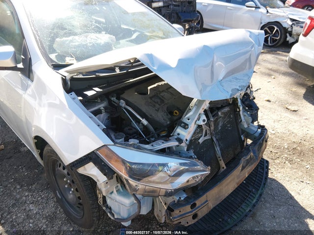 2015 Toyota Corolla Le მანქანა იყიდება აუქციონზე, vin: 2T1BURHE2FC423971, აუქციონის ნომერი: 46302737