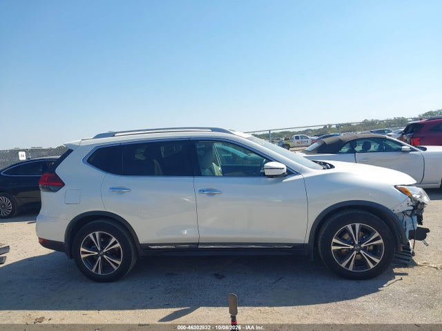 46302832 :رقم المزاد ، 5N1AT2MT9HC847617 vin ، 2017 Nissan Rogue Sl مزاد بيع
