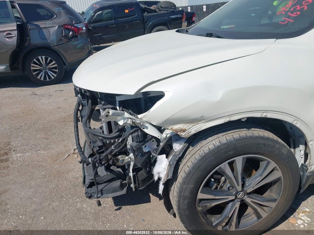 46302832 :رقم المزاد ، 5N1AT2MT9HC847617 vin ، 2017 Nissan Rogue Sl مزاد بيع