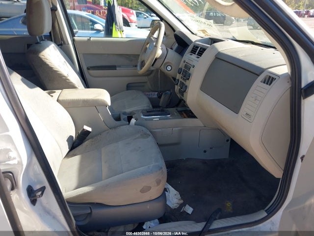 46302868 :رقم المزاد ، 1FMCU0D73BKA18732 vin ، 2011 Ford Escape Xlt مزاد بيع