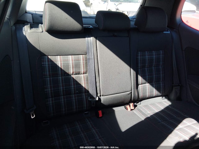 46302958 :رقم المزاد ، WVWFV7AJ7BW224152 vin ، 2011 Volkswagen Gti 2-door مزاد بيع