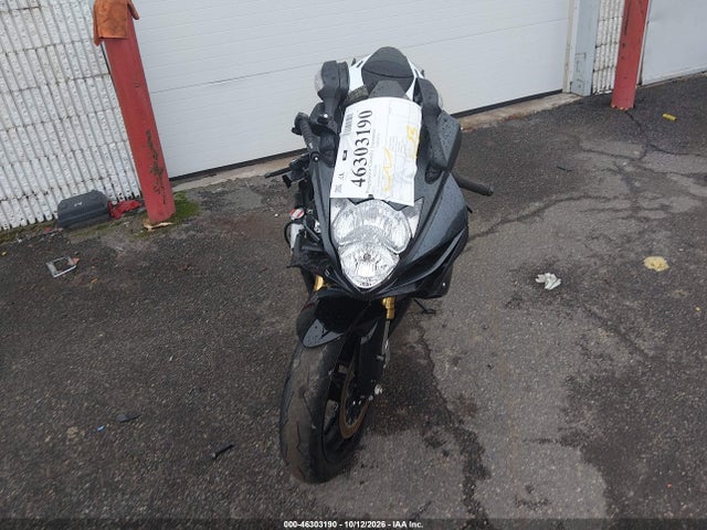 Suzuki GSX-R750 2015 JS1GR7MAXF2101277 Image 5