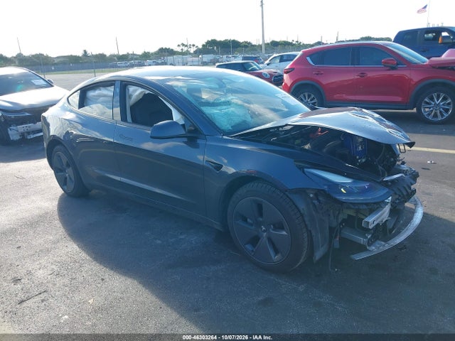 46303264 :رقم المزاد ، 5YJ3E1EA2NF331516 vin ، 2022 Tesla Model 3 Rear-wheel Drive مزاد بيع