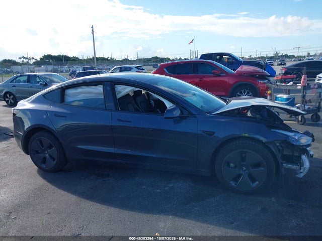46303264 :رقم المزاد ، 5YJ3E1EA2NF331516 vin ، 2022 Tesla Model 3 Rear-wheel Drive مزاد بيع