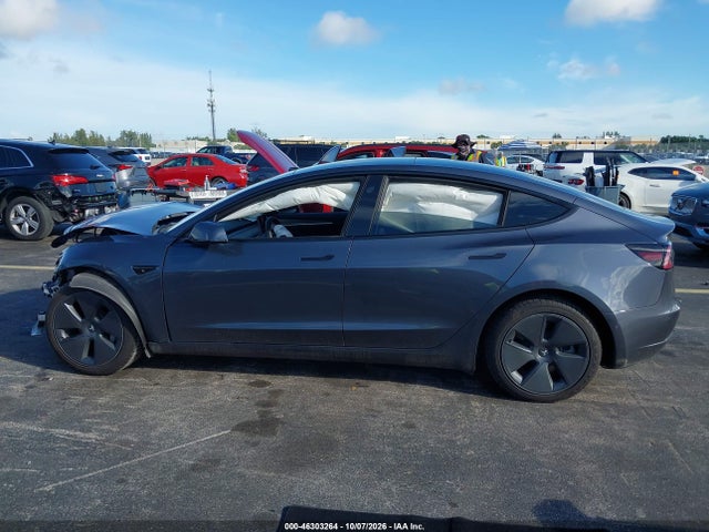 46303264 :رقم المزاد ، 5YJ3E1EA2NF331516 vin ، 2022 Tesla Model 3 Rear-wheel Drive مزاد بيع