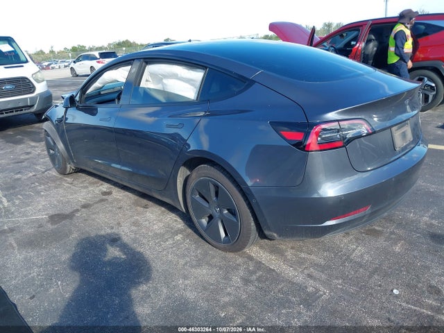 46303264 :رقم المزاد ، 5YJ3E1EA2NF331516 vin ، 2022 Tesla Model 3 Rear-wheel Drive مزاد بيع