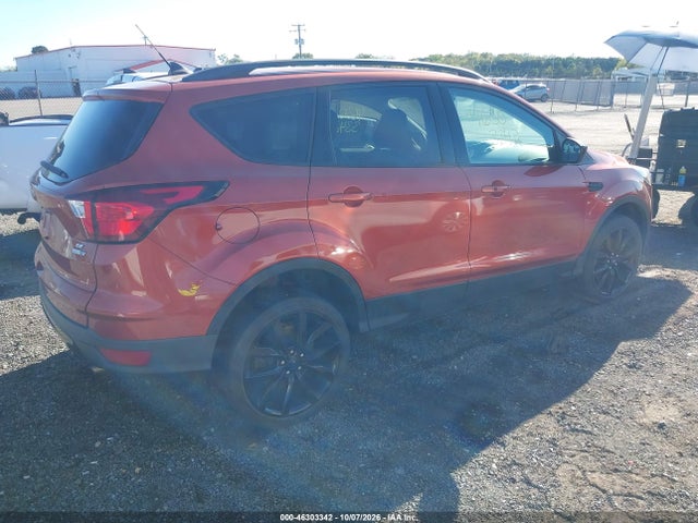 Продажа на аукционе авто 2019 Ford Escape Se, vin: 1FMCU9GD6KUB09648, номер лота: 46303342