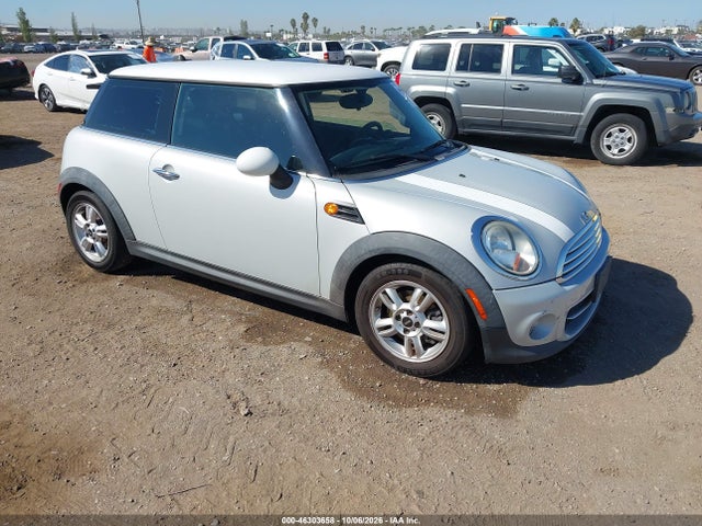 Продажа на аукционе авто 2013 Mini Hardtop Cooper, vin: WMWSU3C57DT687372, номер лота: 46303658