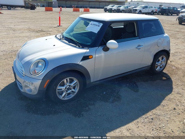 46303658 :رقم المزاد ، WMWSU3C57DT687372 vin ، 2013 Mini Hardtop Cooper مزاد بيع