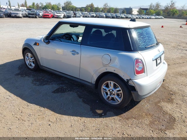 46303658 :رقم المزاد ، WMWSU3C57DT687372 vin ، 2013 Mini Hardtop Cooper مزاد بيع