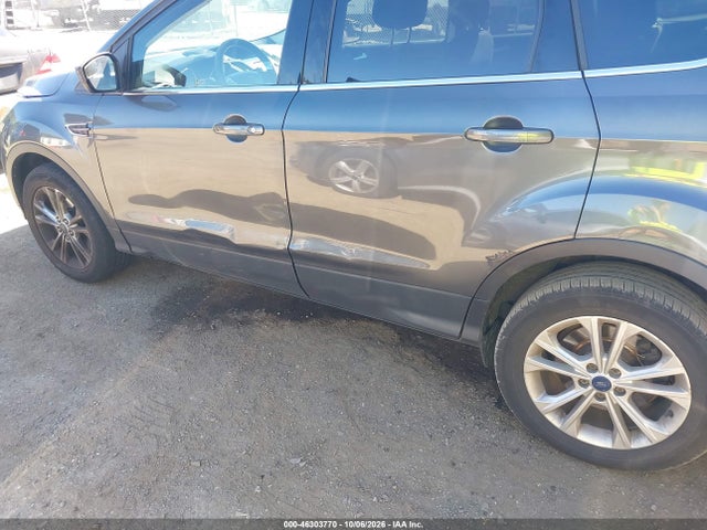 Продажа на аукционе авто 2017 Ford Escape Se, vin: 1FMCU9GD7HUA37044, номер лота: 46303770