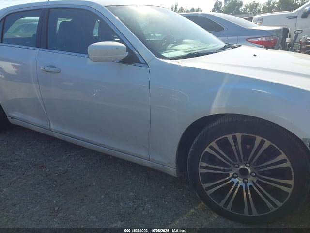 46304003 :رقم المزاد ، 2C3CCABG4EH181244 vin ، 2014 Chrysler 300 300s مزاد بيع