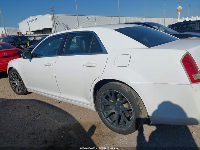 46304003 :رقم المزاد ، 2C3CCABG4EH181244 vin ، 2014 Chrysler 300 300s مزاد بيع
