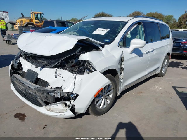 2019 Chrysler Pacifica Touring L მანქანა იყიდება აუქციონზე, vin: 2C4RC1BG0KR505799, აუქციონის ნომერი: 46304093