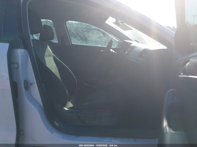 2015 Volkswagen Jetta 2.0l S მანქანა იყიდება აუქციონზე, vin: 3VW2K7AJXFM305138, აუქციონის ნომერი: 46304364