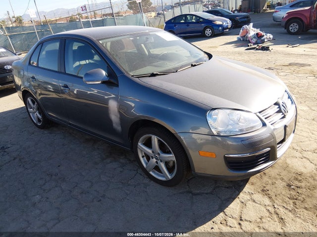 46304443 :رقم المزاد ، 3VWAZ7AJ0AM145657 vin ، 2010 Volkswagen Jetta Limited Edition مزاد بيع