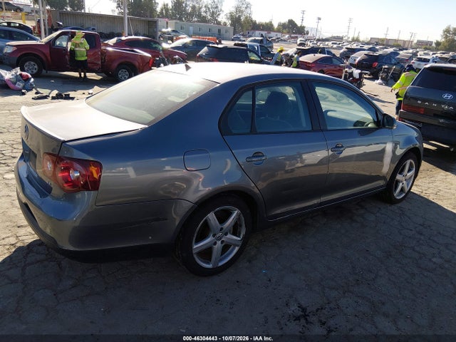 Продажа на аукционе авто 2010 Volkswagen Jetta Limited Edition, vin: 3VWAZ7AJ0AM145657, номер лота: 46304443