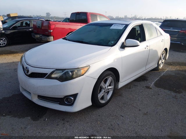 46304624 :رقم المزاد ، 4T1BF1FK5EU852233 vin ، 2014 Toyota Camry Se مزاد بيع