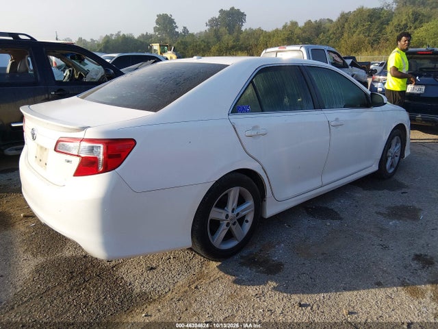 46304624 :رقم المزاد ، 4T1BF1FK5EU852233 vin ، 2014 Toyota Camry Se مزاد بيع