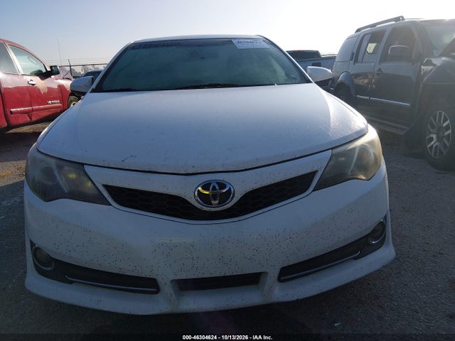46304624 :رقم المزاد ، 4T1BF1FK5EU852233 vin ، 2014 Toyota Camry Se مزاد بيع