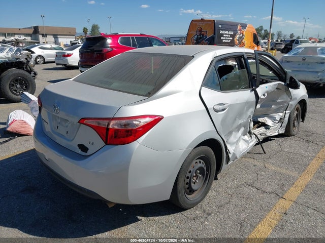 46304724 :رقم المزاد ، 2T1BURHE4JC086406 vin ، 2018 Toyota Corolla Le مزاد بيع