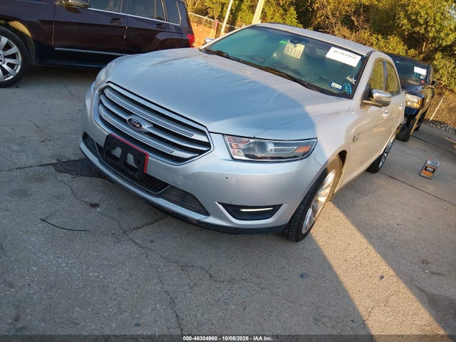 Ford Taurus Limited 2015 1FAHP2F86FG130233 Image 2