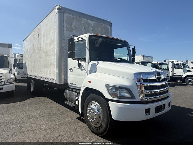 2018 Hino 338 Box Truck მანქანა იყიდება აუქციონზე, vin: 5PVNV8JV7J4S57683, აუქციონის ნომერი: 46304963