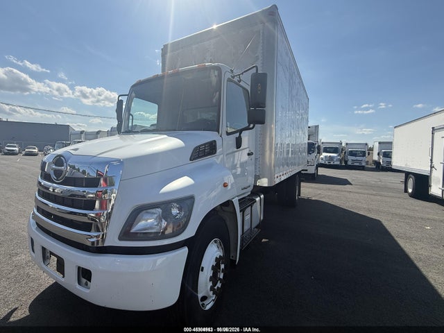 2018 Hino 338 Box Truck მანქანა იყიდება აუქციონზე, vin: 5PVNV8JV7J4S57683, აუქციონის ნომერი: 46304963