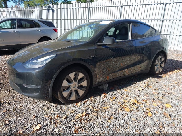 7SAYGAEE3NF365647 Tesla Model Y Long Range Dual Motor All-wheel Drive