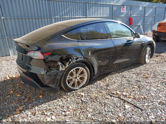 7SAYGAEE3NF365647 Tesla Model Y Long Range Dual Motor All-wheel Drive