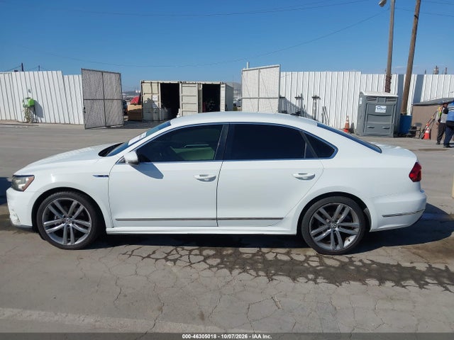 1VWDT7A35HC050782 Volkswagen Passat 1.8t R-line