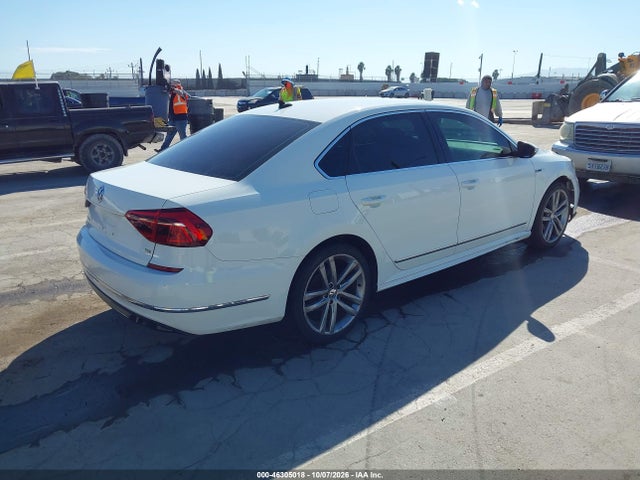 1VWDT7A35HC050782 Volkswagen Passat 1.8t R-line