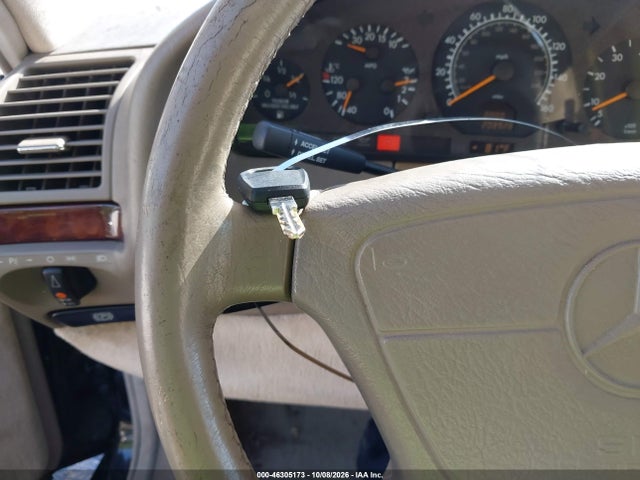 1998 Mercedes-benz S 500 მანქანა იყიდება აუქციონზე, vin: WDBGA51G0WA382875, აუქციონის ნომერი: 46305173