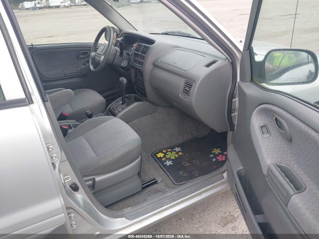Aukcja sprzedaży 2002 Chevrolet Tracker Hard Top Base, vin: 2CNBJ13C526918706, numer aukcji: 46305269
