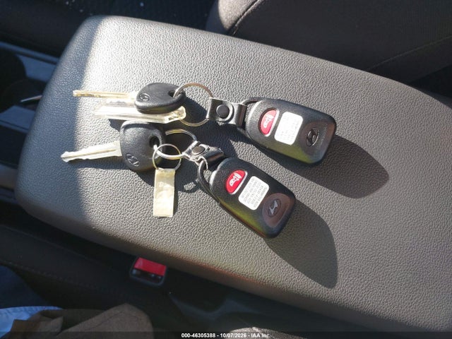 5NPD74LF4KH492882 Hyundai ELANTRA SE